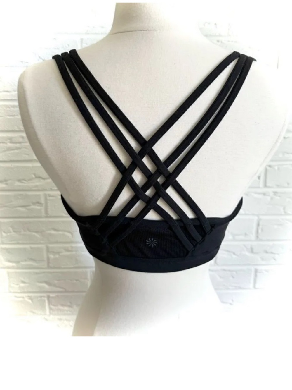 Athleta Fully Focused NWT black sports bra size L - Picture 2 of 6